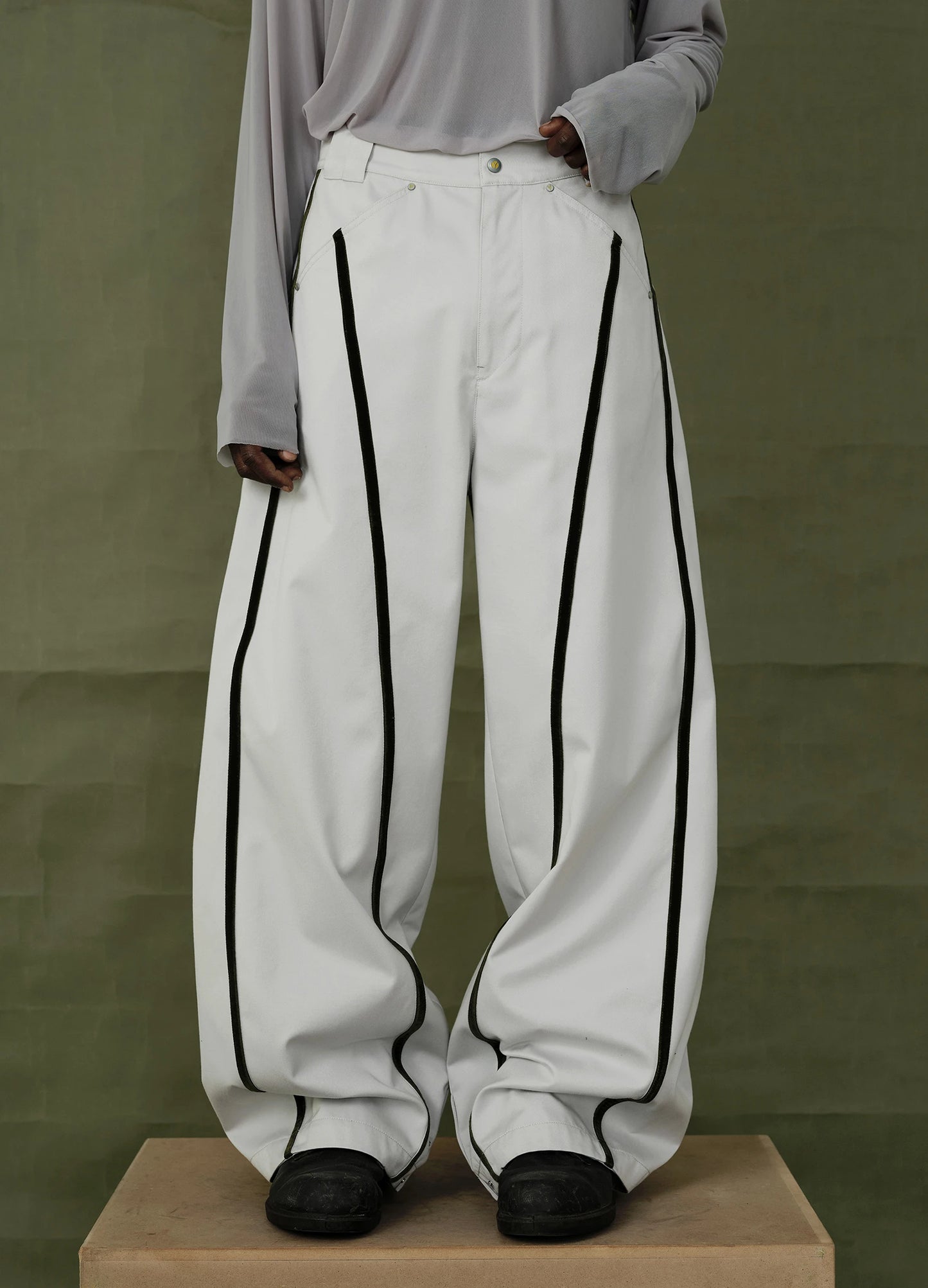 Buried-line Trousers