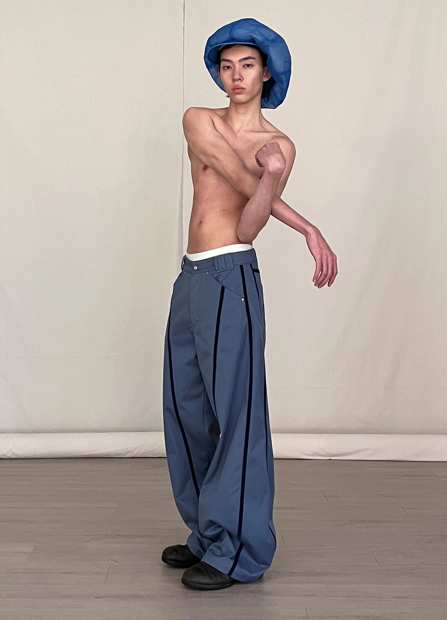 Buried-line Trousers
