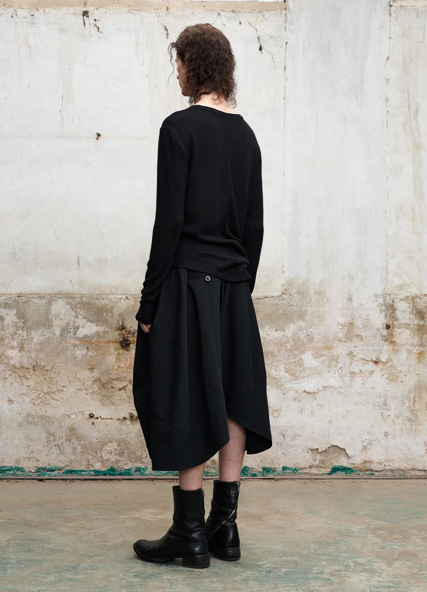 Curved Long Sleeve