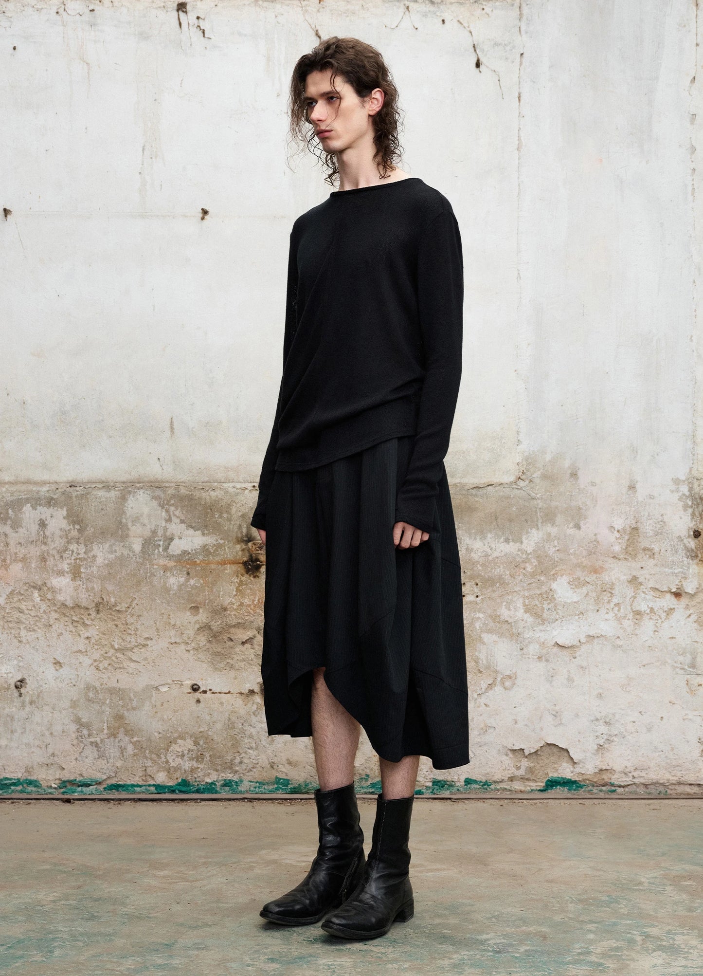 Curved Long Sleeve