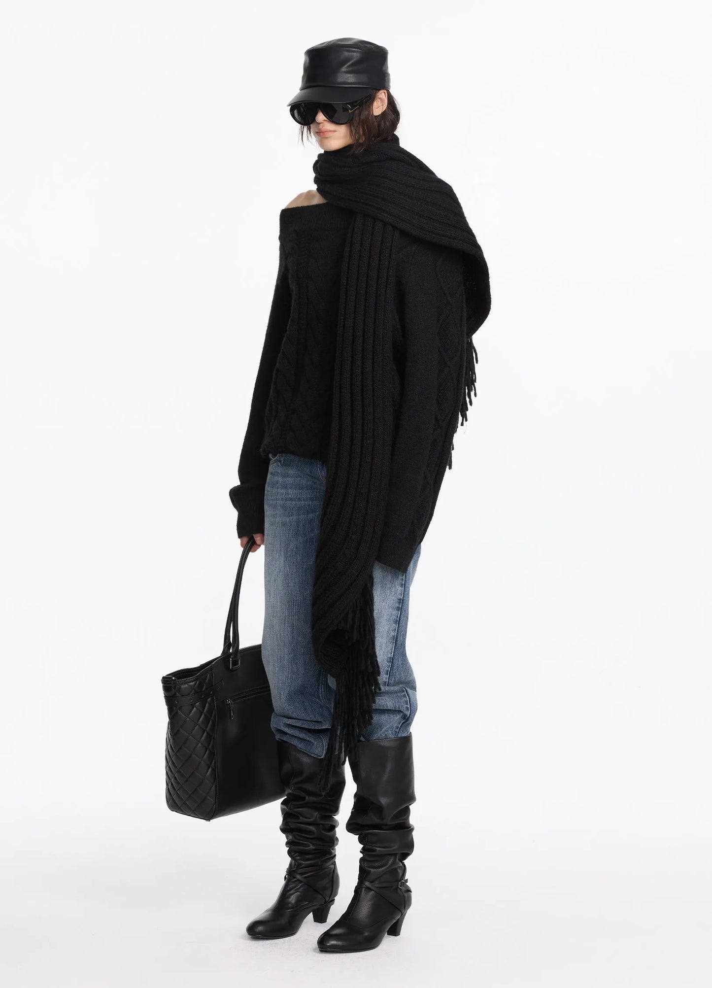 Curved Wool Scarf