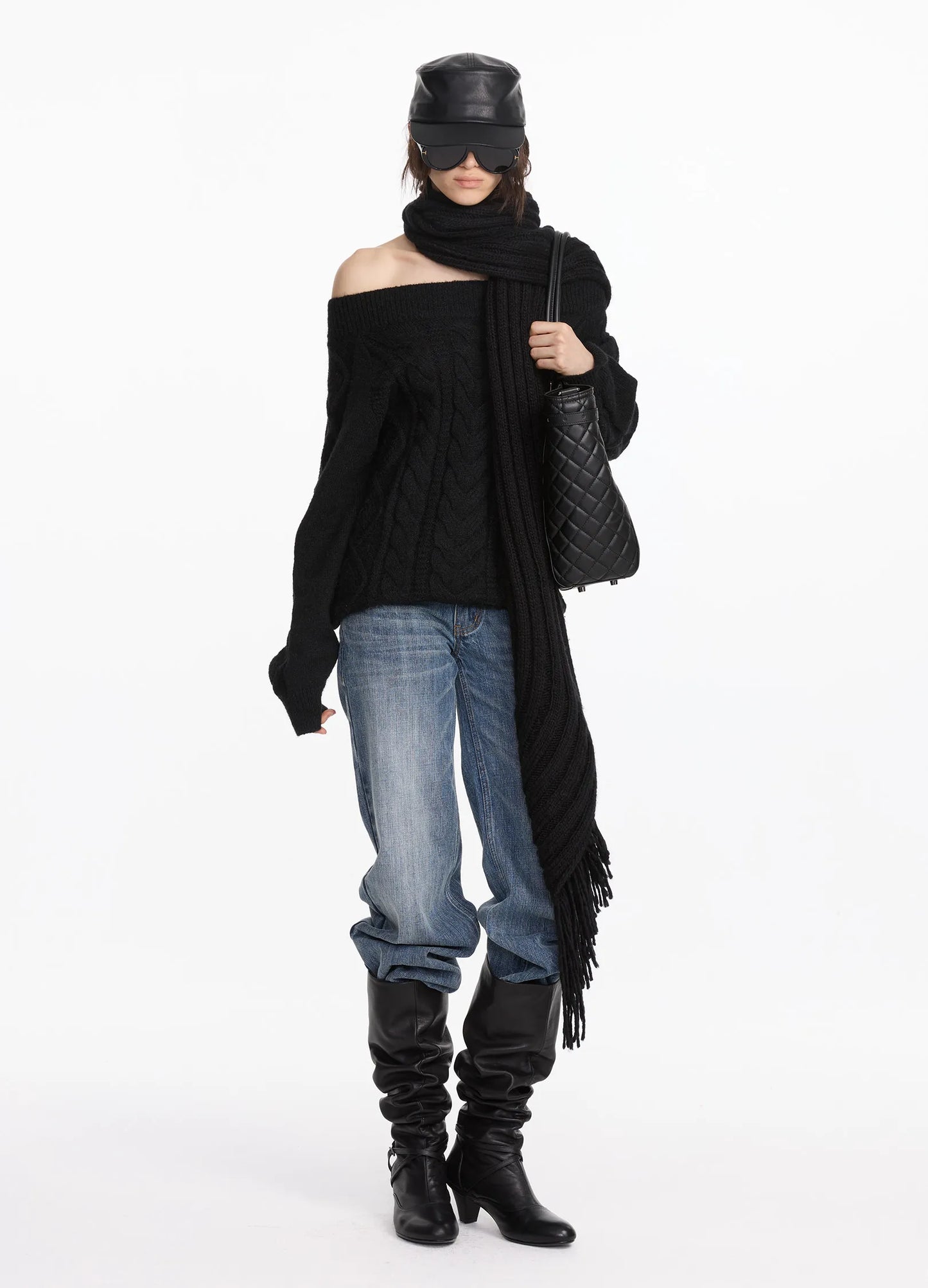 Curved Wool Scarf