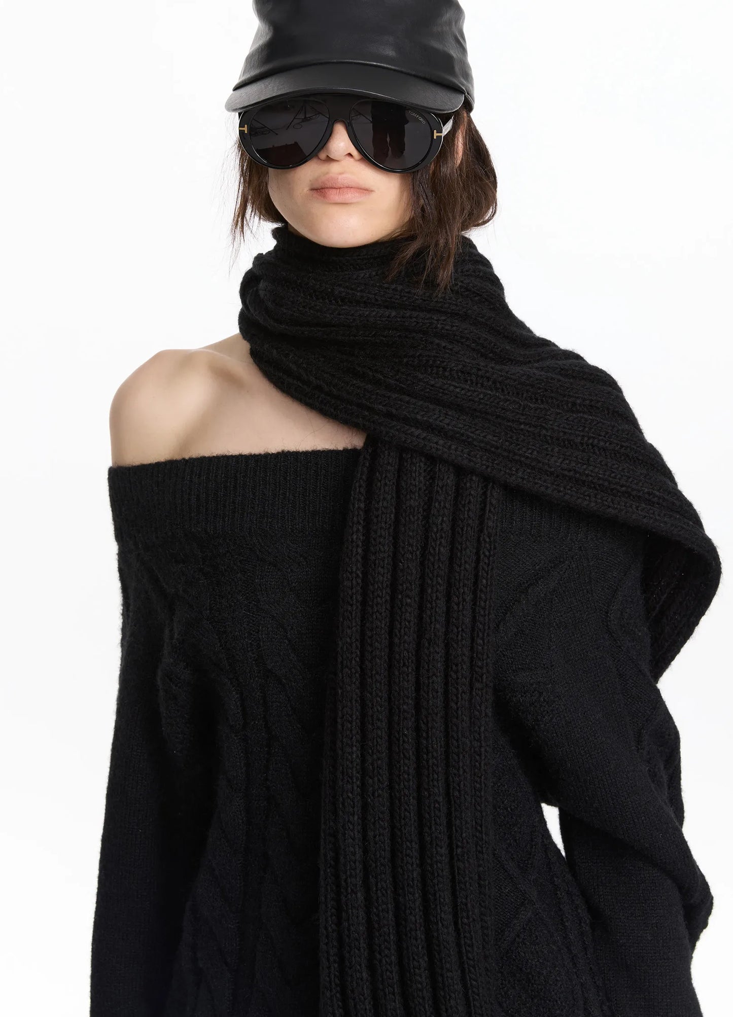 Curved Wool Scarf