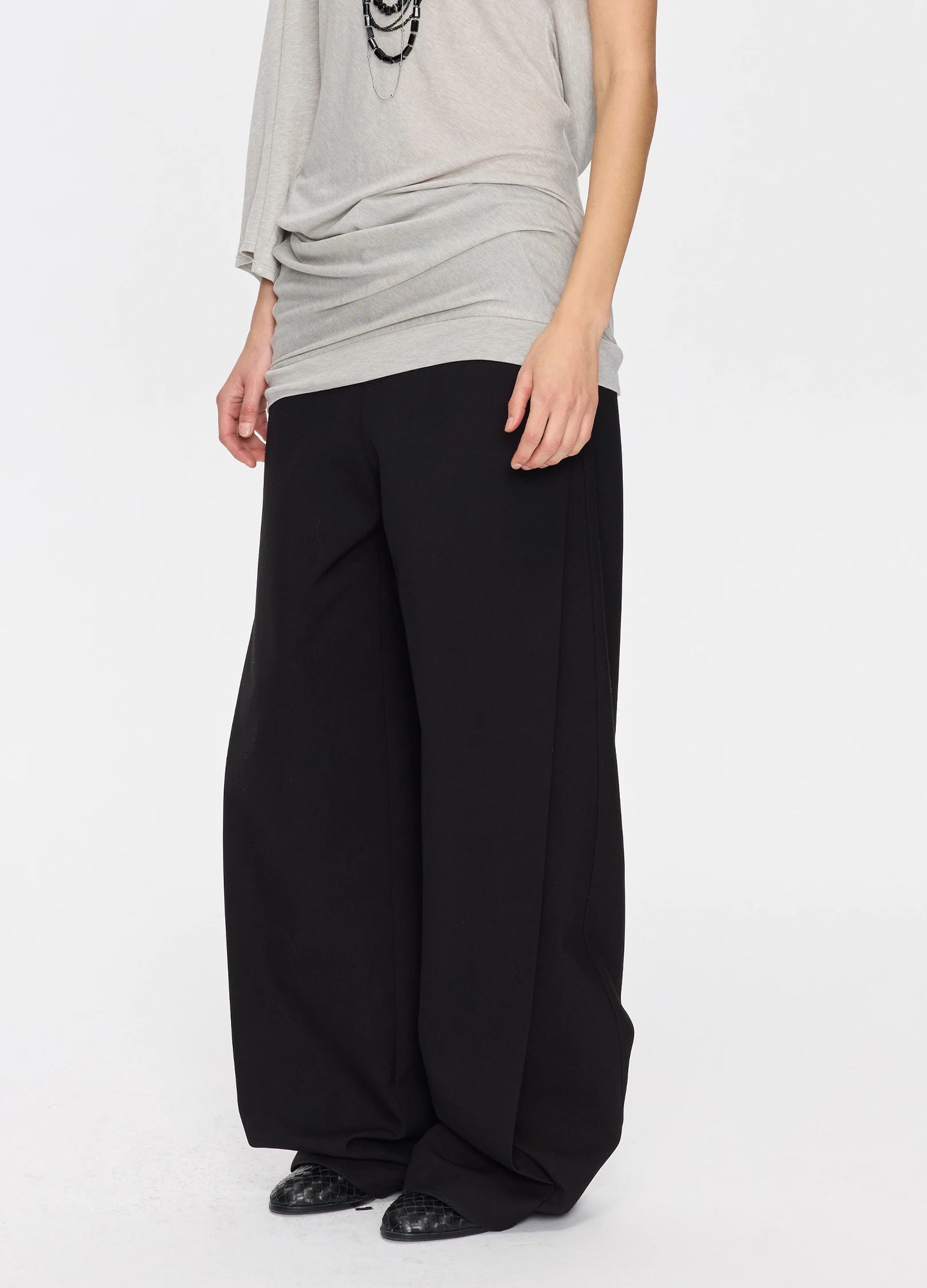 Pleated Tapered Trousers