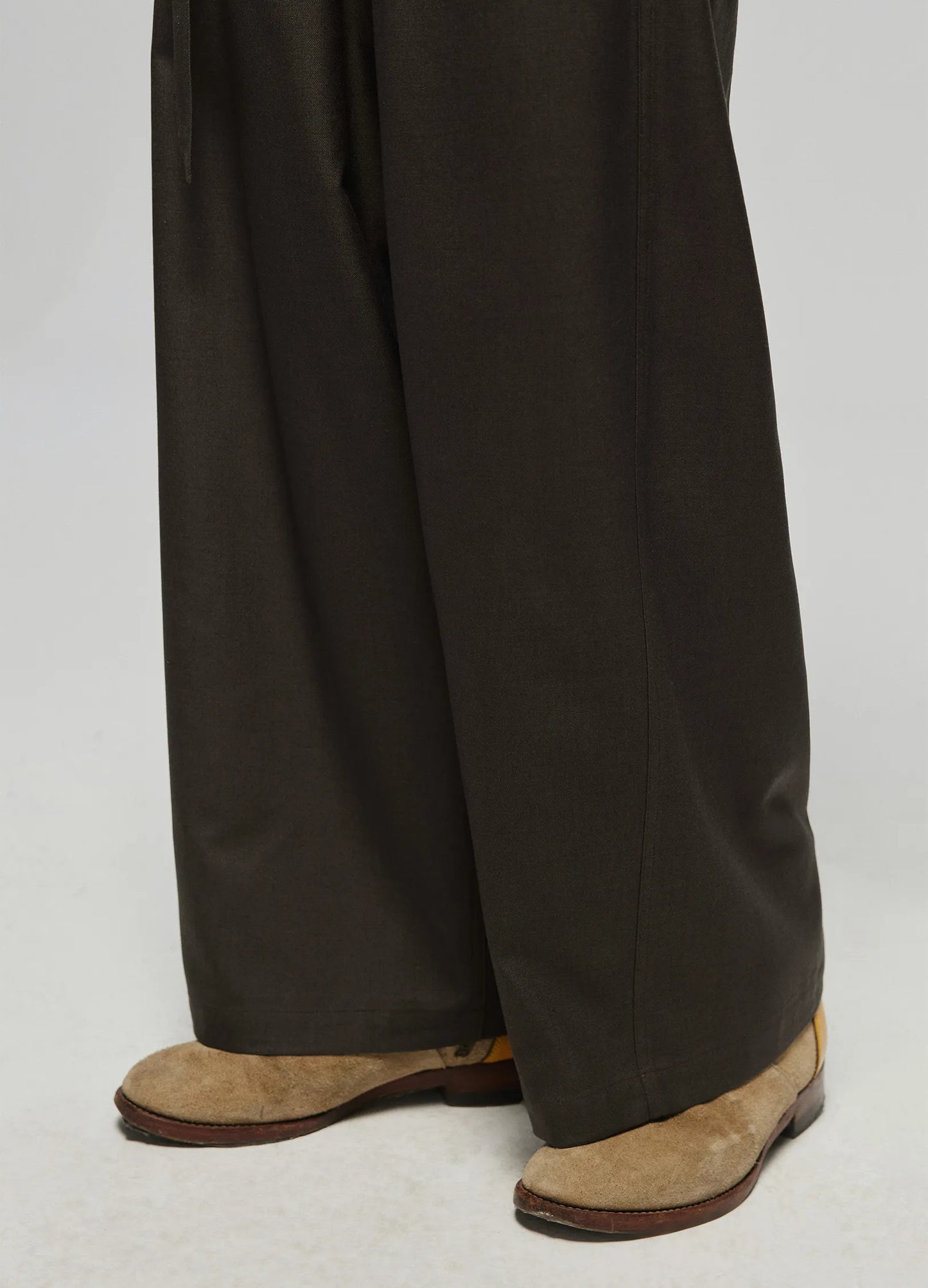 Wide Pleated Stretch Trousers