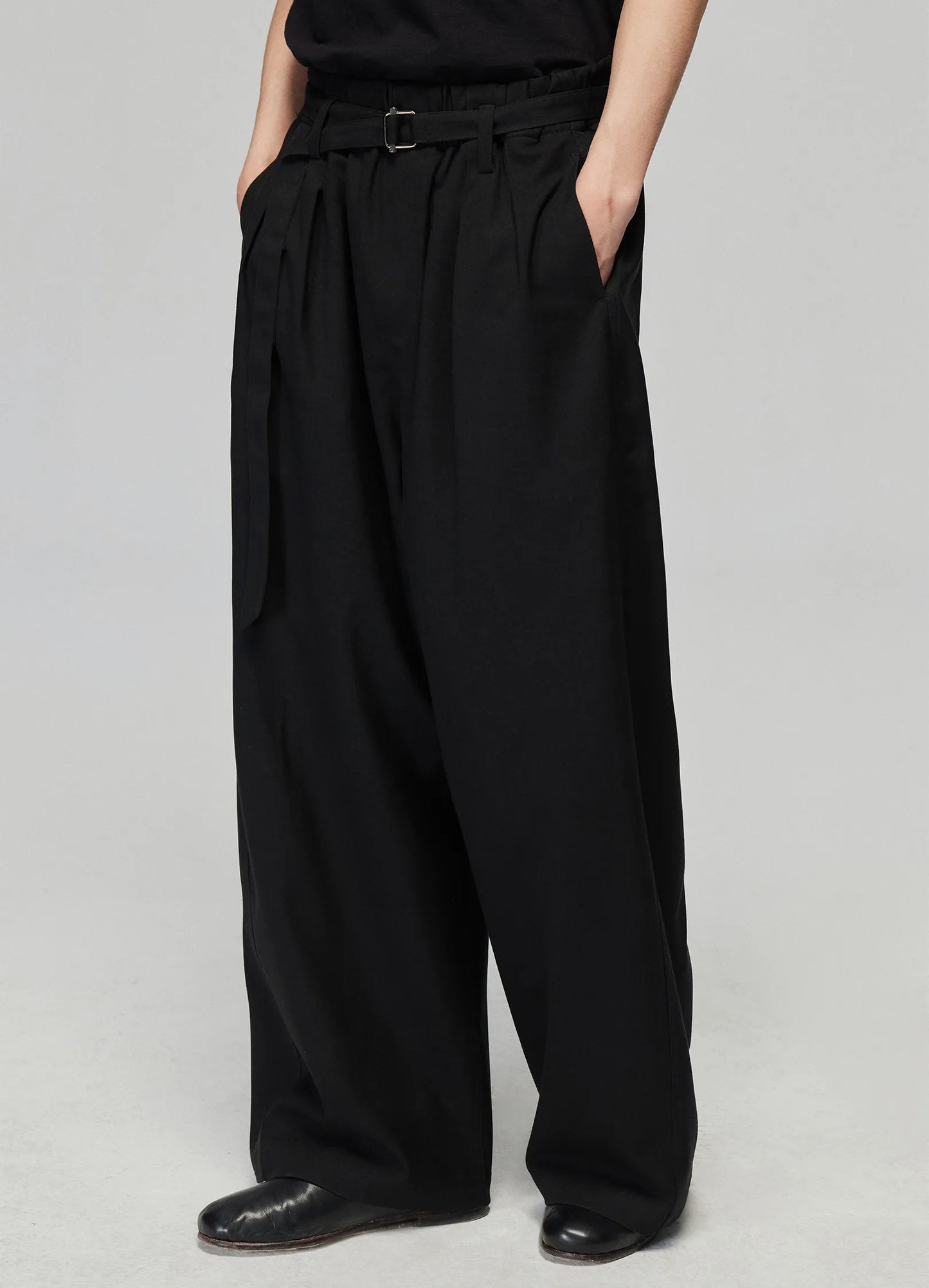 Wide Pleated Stretch Trousers